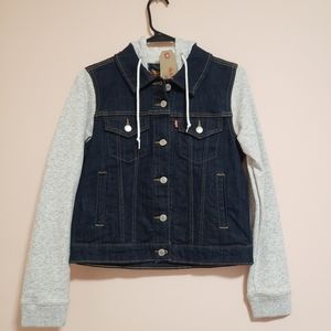 New!! Levi's jean jacket with hoodie